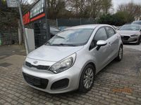 Gebraucht Kia Rio Edition 7 86 PS (63 kW) 2013 Silber Limousine