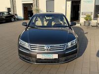 Second-hand VW Phaeton 334 CP (245 kW) 2016 Maro Berlinǎ
