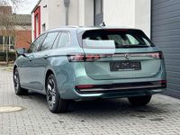Neu VW Passat Business 150 PS (110 kW) 2025 Metallic gegen aufpreis Kombi