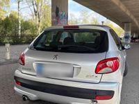 Gebraucht Peugeot 206+ 75 PS (55 kW) 2010 Silber Kleinwagen