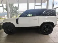 Gebraucht Land Rover Defender 525 PS (386 kW) 2025 Weiß SUV