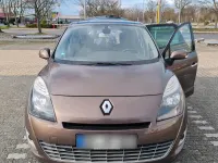 Gebraucht Renault Scénic III 130 PS (95 kW) 2011 Braun Limousine