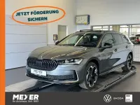 Neu Skoda Superb SportLine 204 PS (150 kW) 2026 Graphitegrau metallic Kombi