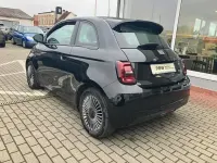Gebraucht Fiat 500e Icon 86 kW (118 PS) 2022 Schwarz Limousine