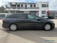 Gebraucht VW Golf VIII R-line 150 PS (110 kW) 2026 Uranograu Kombi