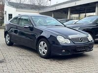 Gebraucht Mercedes C180 143 PS (105 kW) 2007 Blau Coupé