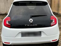 Second-hand Renault Twingo 73 CP (53 kW) 2019 Alb Hatchback