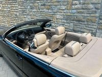 Gebraucht BMW 320 Cabriolet 170 PS (125 kW) 2001 Schwarz Cabrio