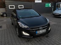 Gebraucht Hyundai i30 100 PS (73 kW) 2016 Schwarz Kleinwagen
