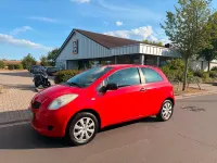 Gebraucht Toyota Yaris 69 PS (50 kW) 2007 Rot Kleinwagen