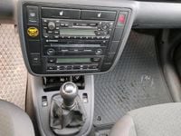 Second-hand VW Sharan 131 CP (96 kW) 2004 Argintiu Monovolum