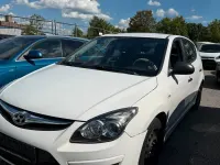 Gebraucht Hyundai i30 90 PS (66 kW) 2011 Weiß Kleinwagen