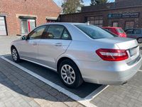 Second-hand Mercedes E200 184 CP (135 kW) 2011 Argintiu Berlinǎ