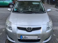 Gebraucht Toyota Auris 97 PS (71 kW) 2009 Silber Kleinwagen