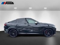 Gebraucht BMW X6 M50 Performance 530 PS (389 kW) 2022 Black sapphire SUV