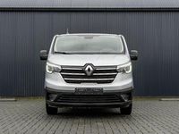 Gebraucht Renault Trafic 150 PS (110 kW) 2022 Silber Van / Kleinbus