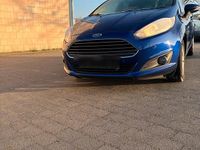 Gebraucht Ford Fiesta 101 PS (74 kW) 2014 Blau Kleinwagen