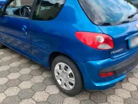 Gebraucht Peugeot 206+ 73 PS (53 kW) 2012 Blau Kleinwagen