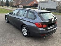 Gebraucht BMW 318 150 PS (110 kW) 2014 Blau Kombi