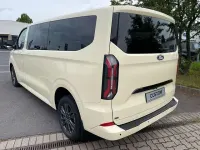 Neu Ford Tourneo Titanium 170 PS (125 kW) 2026 Folierung hellelfenbein ral 10 Van / Kleinbus