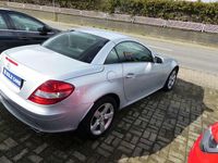 Second-hand Mercedes SLK200 163 CP (119 kW) 2006 Argintiu Cabrio