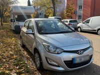 Gebraucht Hyundai i20 86 PS (63 kW) 2013 Grau Kleinwagen