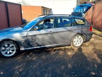 Gebraucht BMW 320 177 PS (130 kW) 2009 Grau Kombi