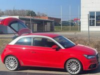 Gebraucht Audi A1 Ambition 105 PS (77 kW) 2013 Rot Kleinwagen