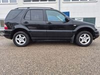 Gebraucht Mercedes ML320 218 PS (160 kW) 1999 Schwarz SUV