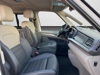 Gebraucht VW Multivan Life 150 PS (110 kW) 2023 Candyweiß Van