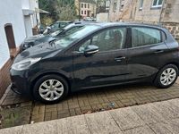 Gebraucht Peugeot 208 Active 83 PS (61 kW) 2018 Schwarz Kleinwagen