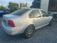 Second-hand VW Bora 105 CP (77 kW) 2002 Argintiu Berlinǎ