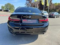 Gebraucht BMW 330e Advantage 184 PS (135 kW) 2020 Schwarz ii/bonnet fluid black Limousine