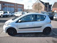 Gebraucht Toyota Aygo Cool 68 PS (50 kW) 2014 Silber Kleinwagen