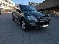 Gebraucht Mercedes ML350 231 PS (169 kW) 2010 Grau SUV