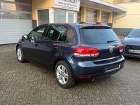 Gebraucht VW Golf VII Match 105 PS (77 kW) 2012 Blau Limousine