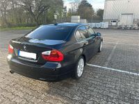 Gebraucht BMW 325 197 PS (144 kW) 2007 Schwarz Limousine
