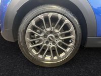 Gebraucht Mini Cooper 156 PS (114 kW) 2025 Blazing blue metallic Kleinwagen