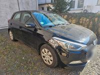 Gebraucht Hyundai i20 Trend 101 PS (74 kW) 2015 Schwarz Kleinwagen