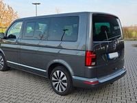 Gebraucht VW Multivan 204 PS (150 kW) 2022 Grau Van