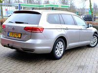 Gebraucht VW Passat 120 PS (88 kW) 2016 Grau Kombi