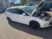 Używany Ford Focus Titanium 150 KM (110 kW) 2011 Biały Kombi