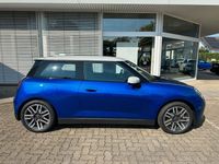 Gebraucht Mini Cooper Classic 135 kW (184 PS) 2024 Blazing blue Kleinwagen