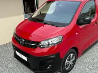 Używany Opel Vivaro Elegance 177 KM (130 kW) 2021 Czerwony Minivan
