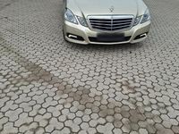 Second-hand Mercedes E220 170 CP (125 kW) 2009 Auriu Berlinǎ