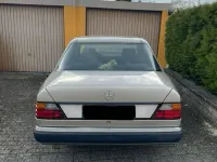 Second-hand Mercedes E250 90 CP (66 kW) 1992 Berlinǎ