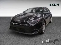 Gebraucht Kia Ceed Comfort 140 PS (102 kW) 2025 Zilinaschwarz met. Kleinwagen