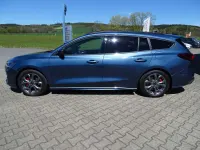 Gebraucht Ford Focus ST-Line 155 PS (114 kW) 2023 Chromablau metallic Kombi
