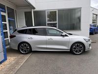 Gebraucht Ford Focus ST-Line 125 PS (91 kW) 2023 Polarsilber metallic Kombi