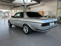 Gebraucht Mercedes 230 136 PS (100 kW) 1983 Silber Coupé